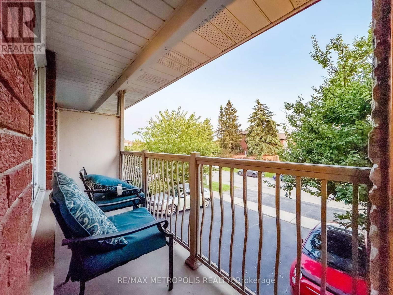 119 ALBANY DRIVE Image 32