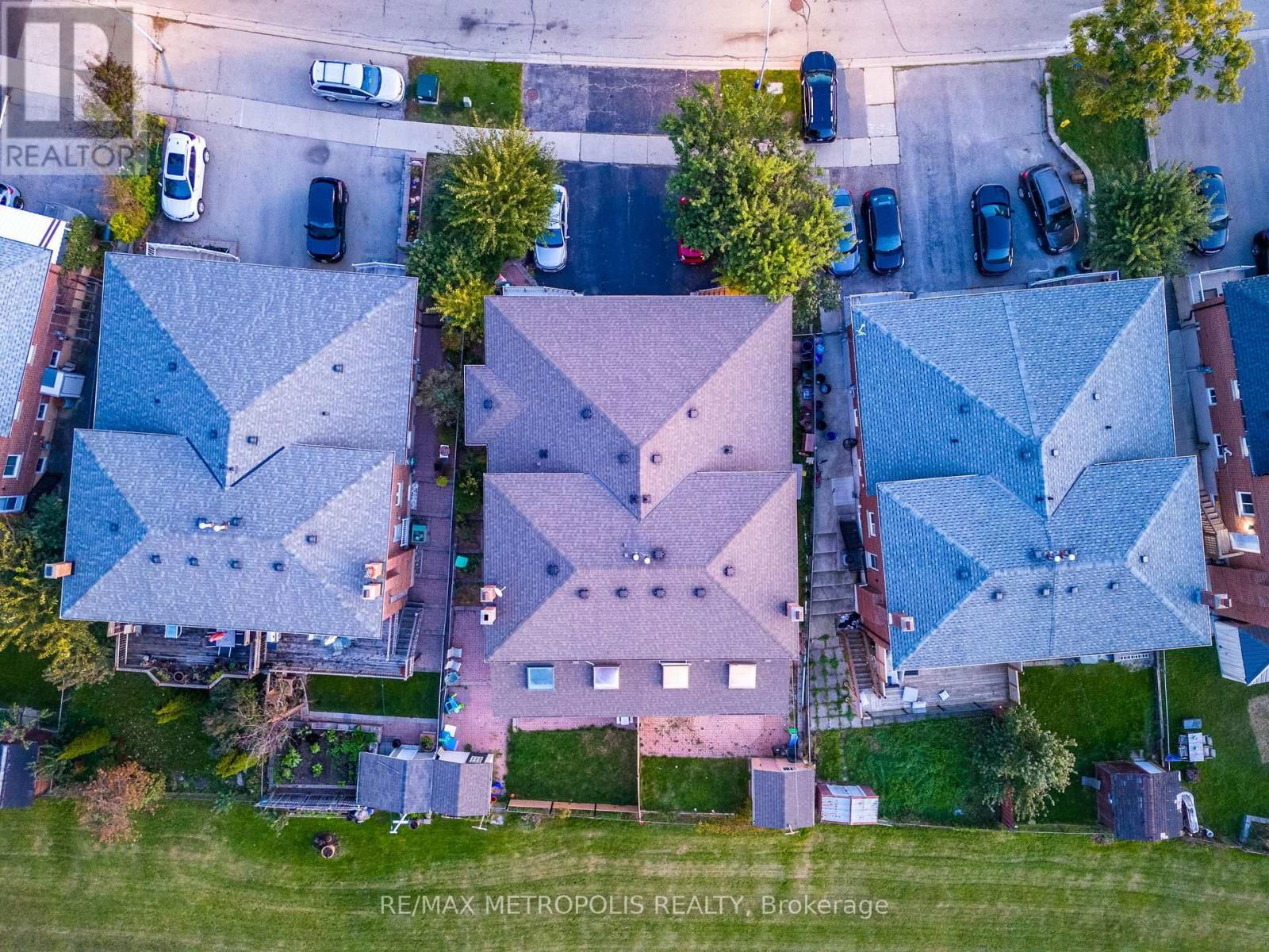 119 ALBANY DRIVE Image 33