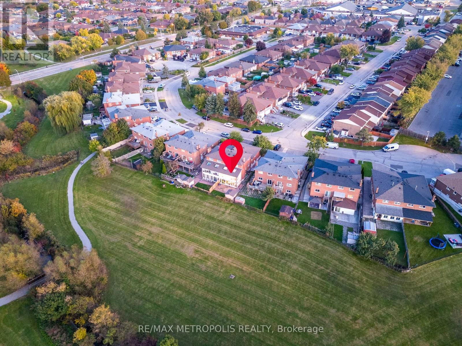 119 ALBANY DRIVE Image 35