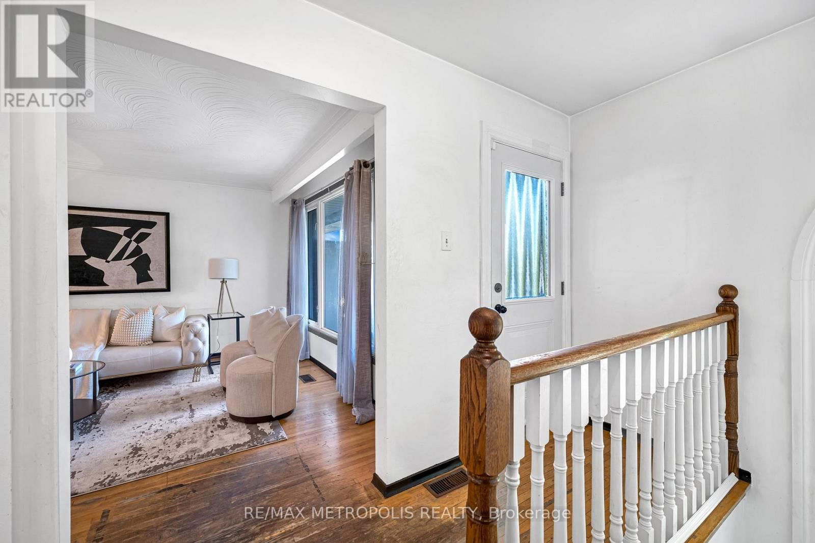 119 ALBANY DRIVE Image 4