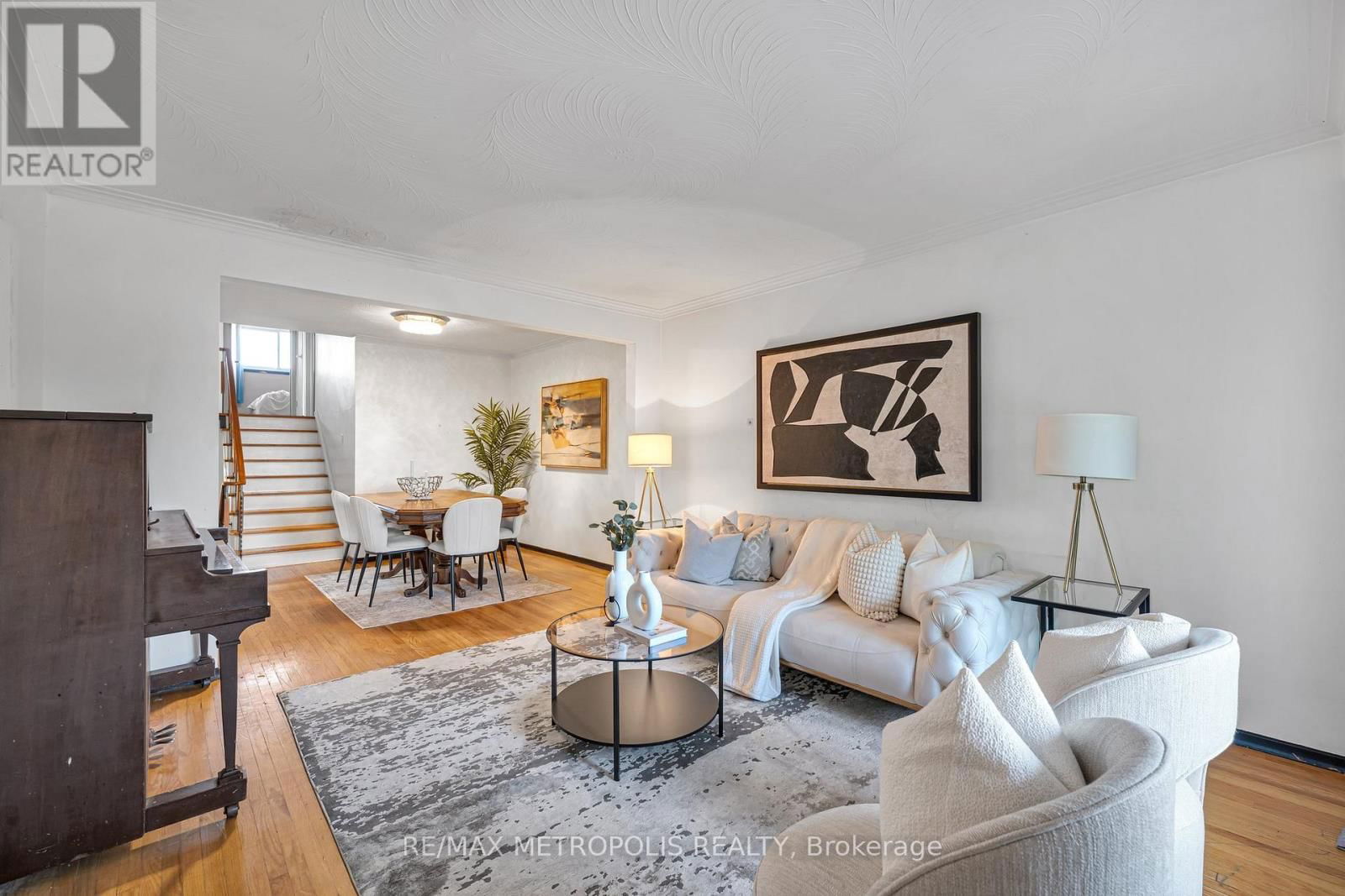 119 ALBANY DRIVE Image 8