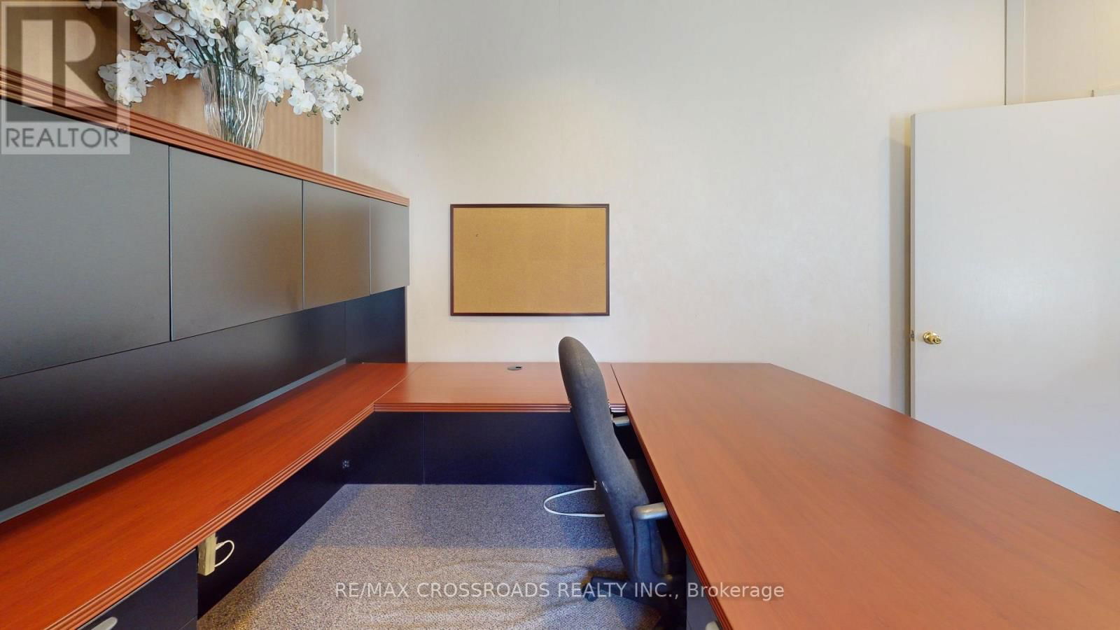 30 - 151 ESNA PARK DRIVE Image 11