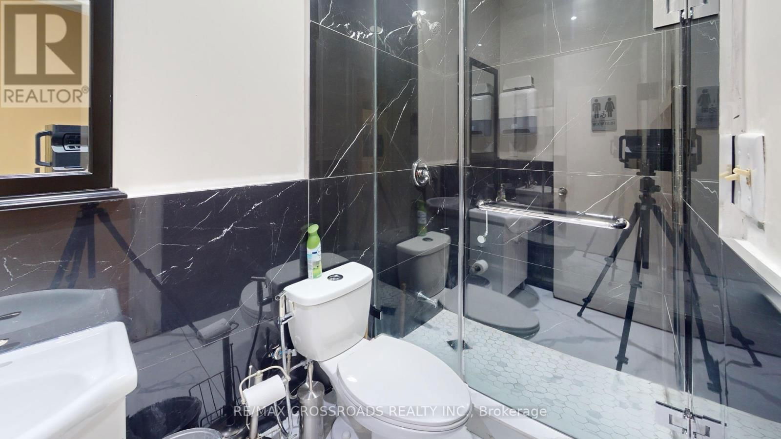 30 - 151 ESNA PARK DRIVE Image 23