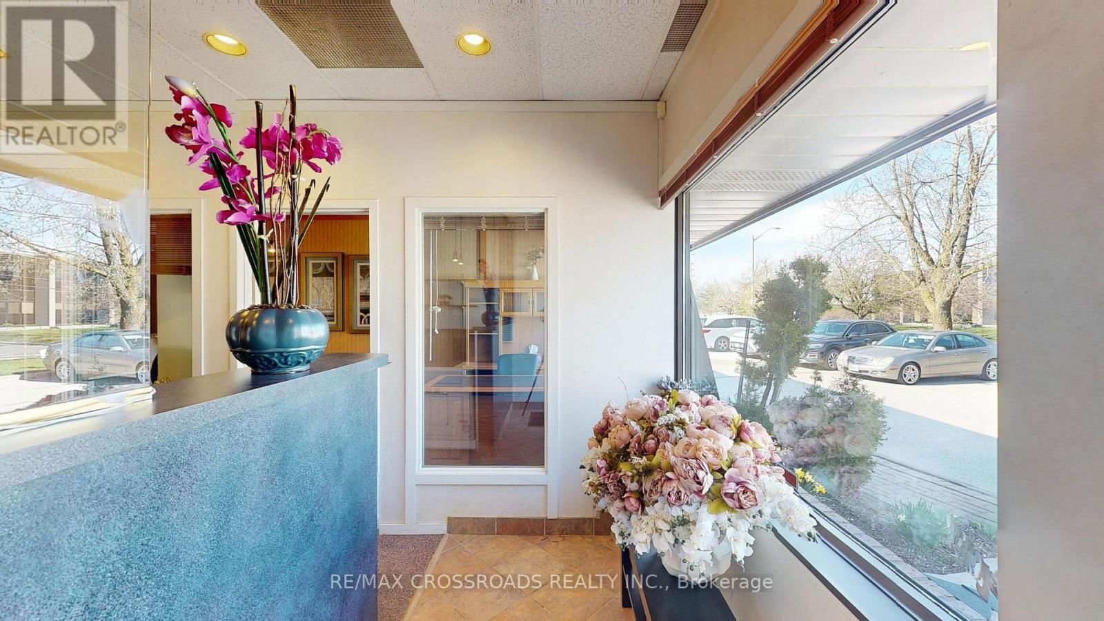 30 - 151 ESNA PARK DRIVE Image 5