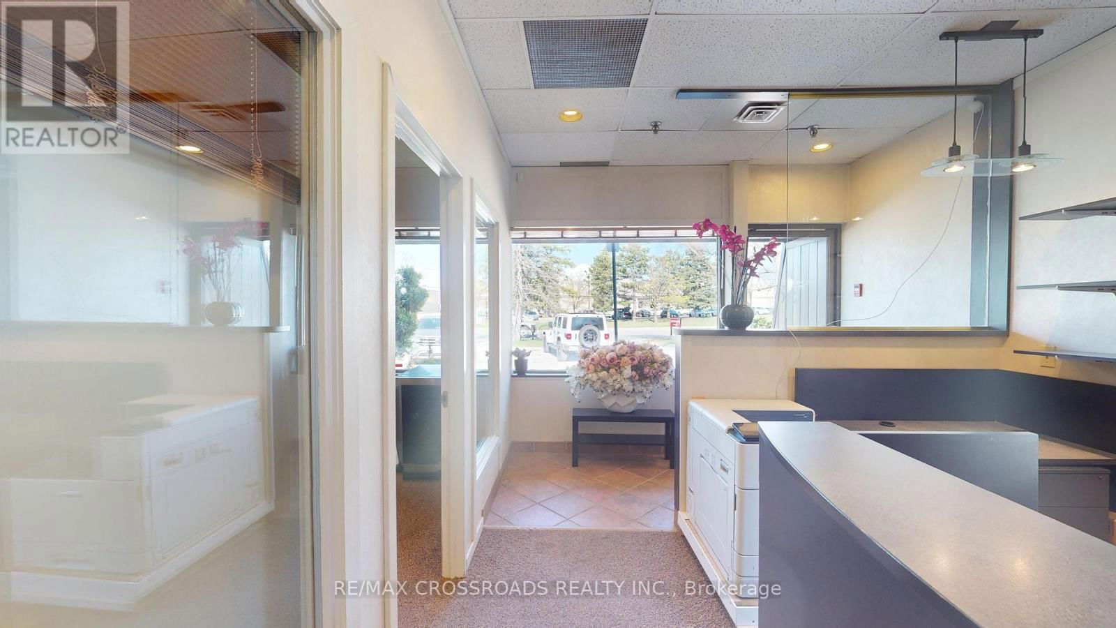 30 - 151 ESNA PARK DRIVE Image 7