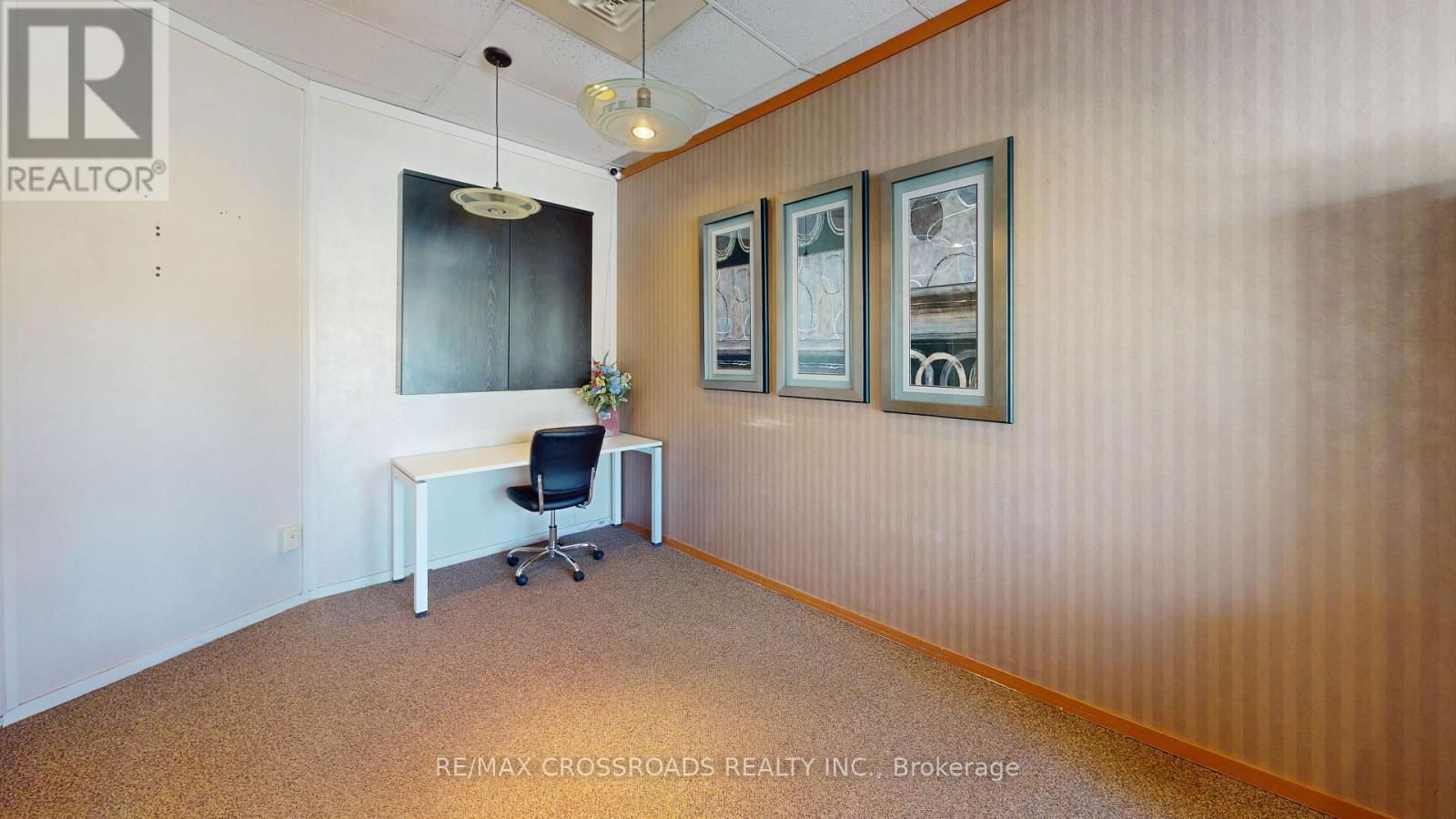 30 - 151 ESNA PARK DRIVE Image 8