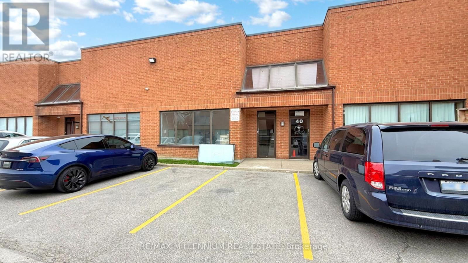 39 - 600 BOWES ROAD Image 2