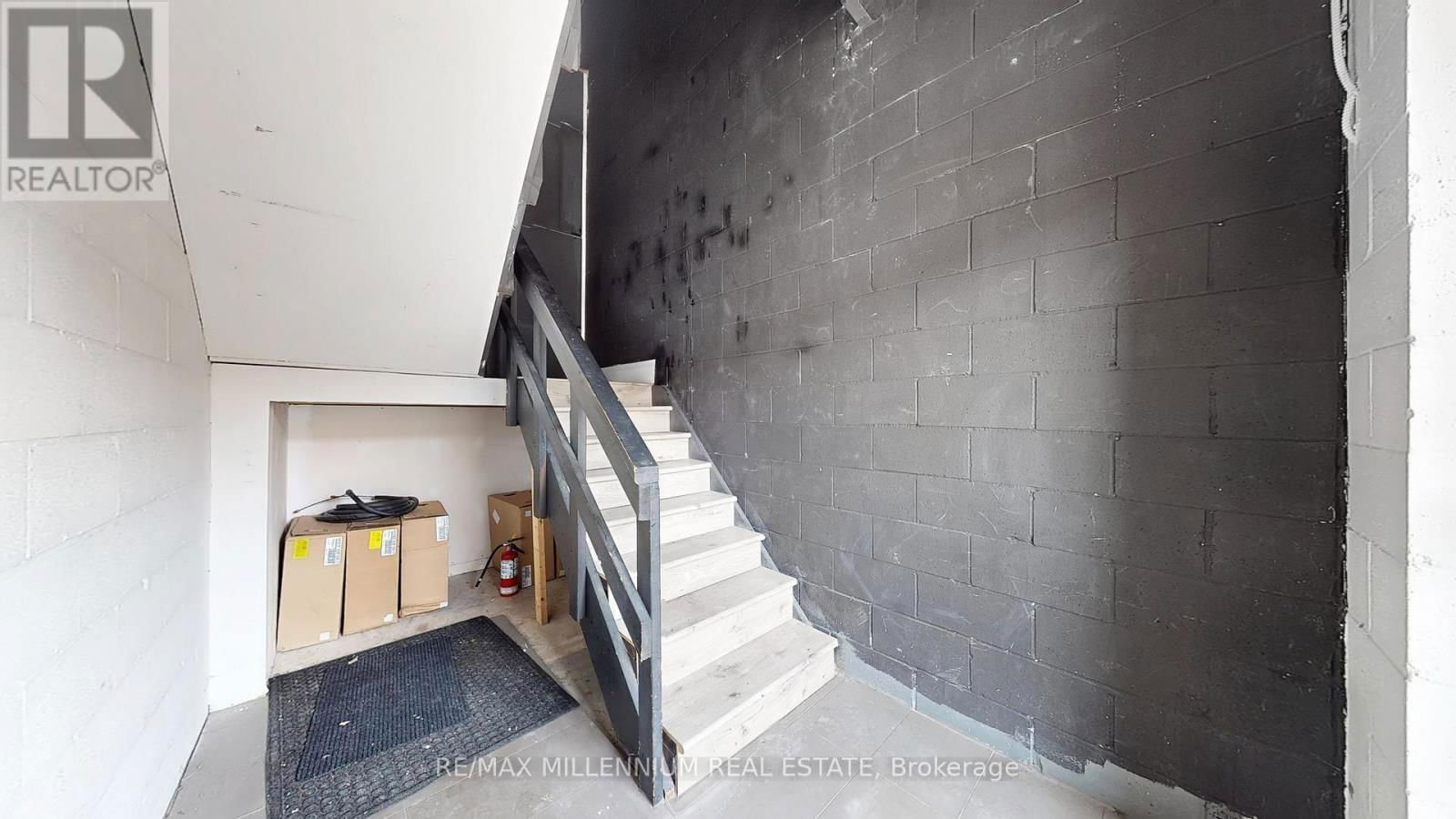 39 - 600 BOWES ROAD Image 30