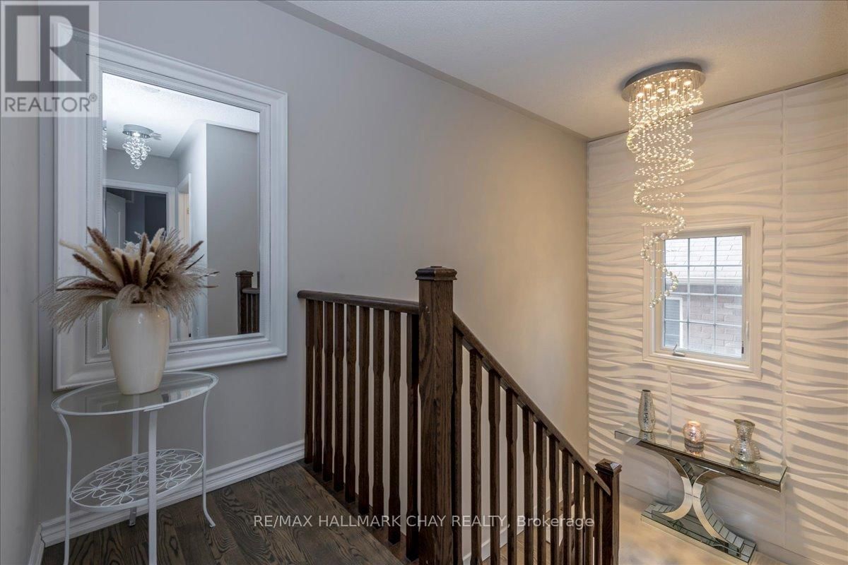 1300 HUNTER STREET Image 18