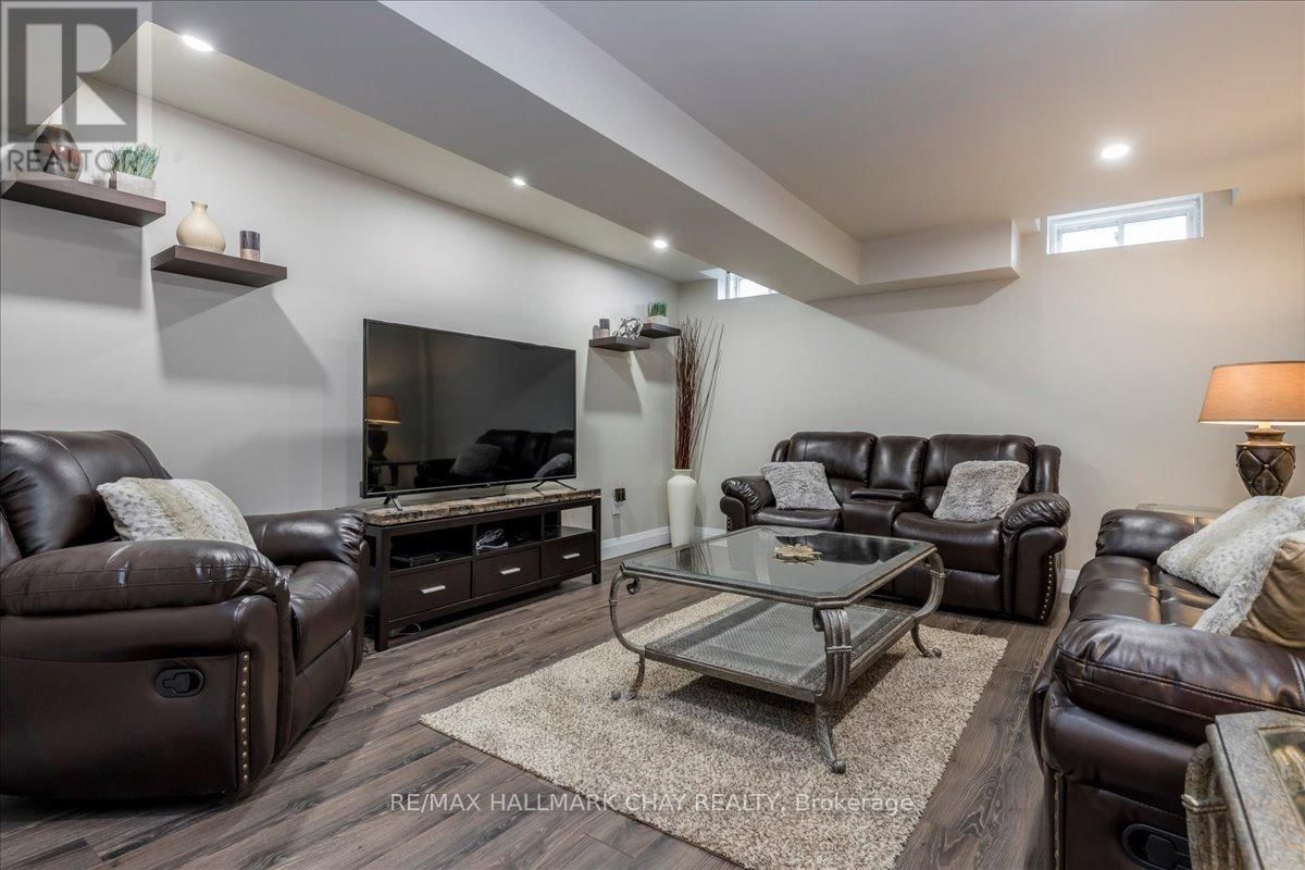 1300 HUNTER STREET Image 25