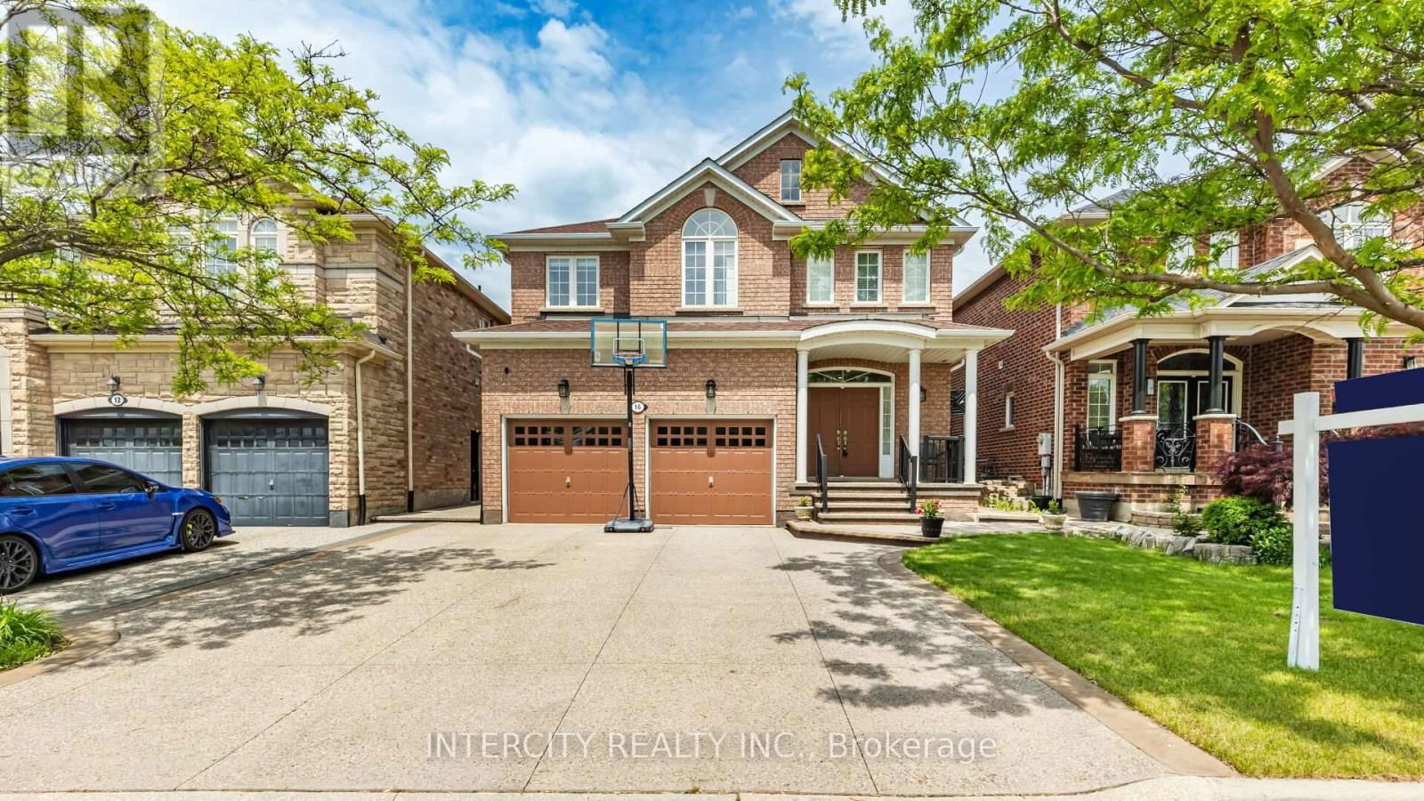 16 VENICE GATE DRIVE Image 1