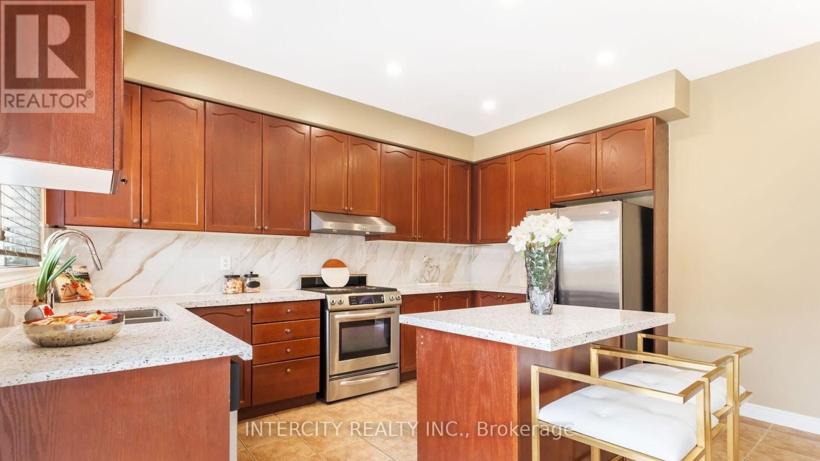 16 VENICE GATE DRIVE Image 18