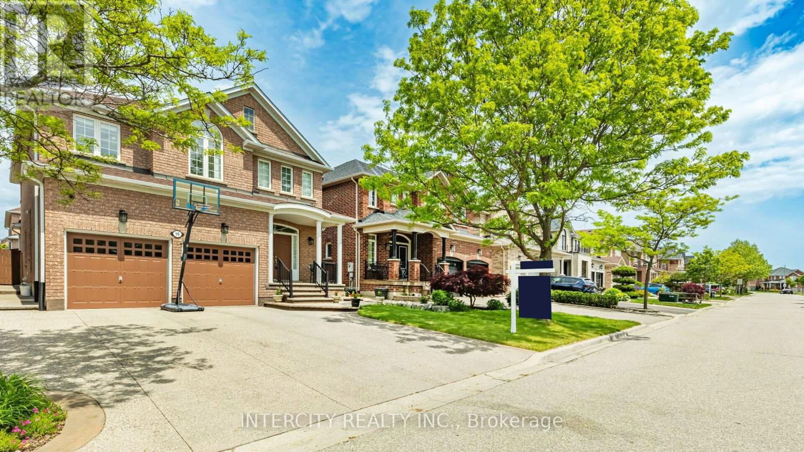 16 VENICE GATE DRIVE Image 2