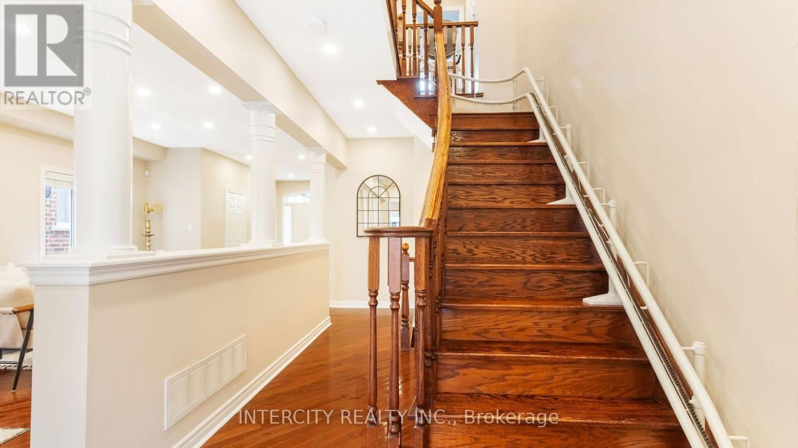 16 VENICE GATE DRIVE Image 22
