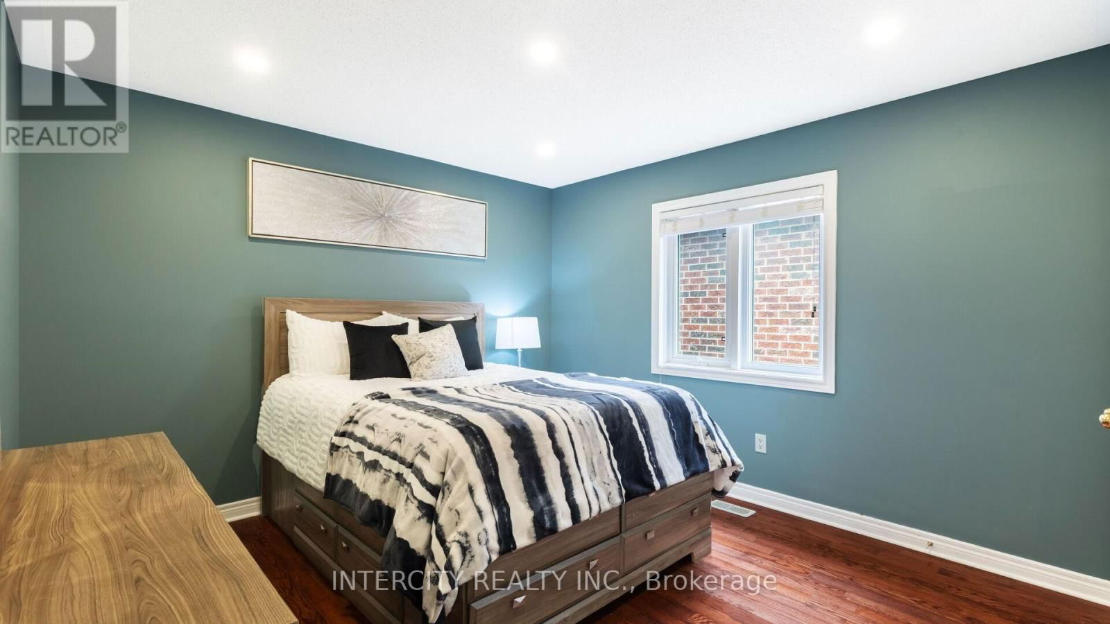 16 VENICE GATE DRIVE Image 28