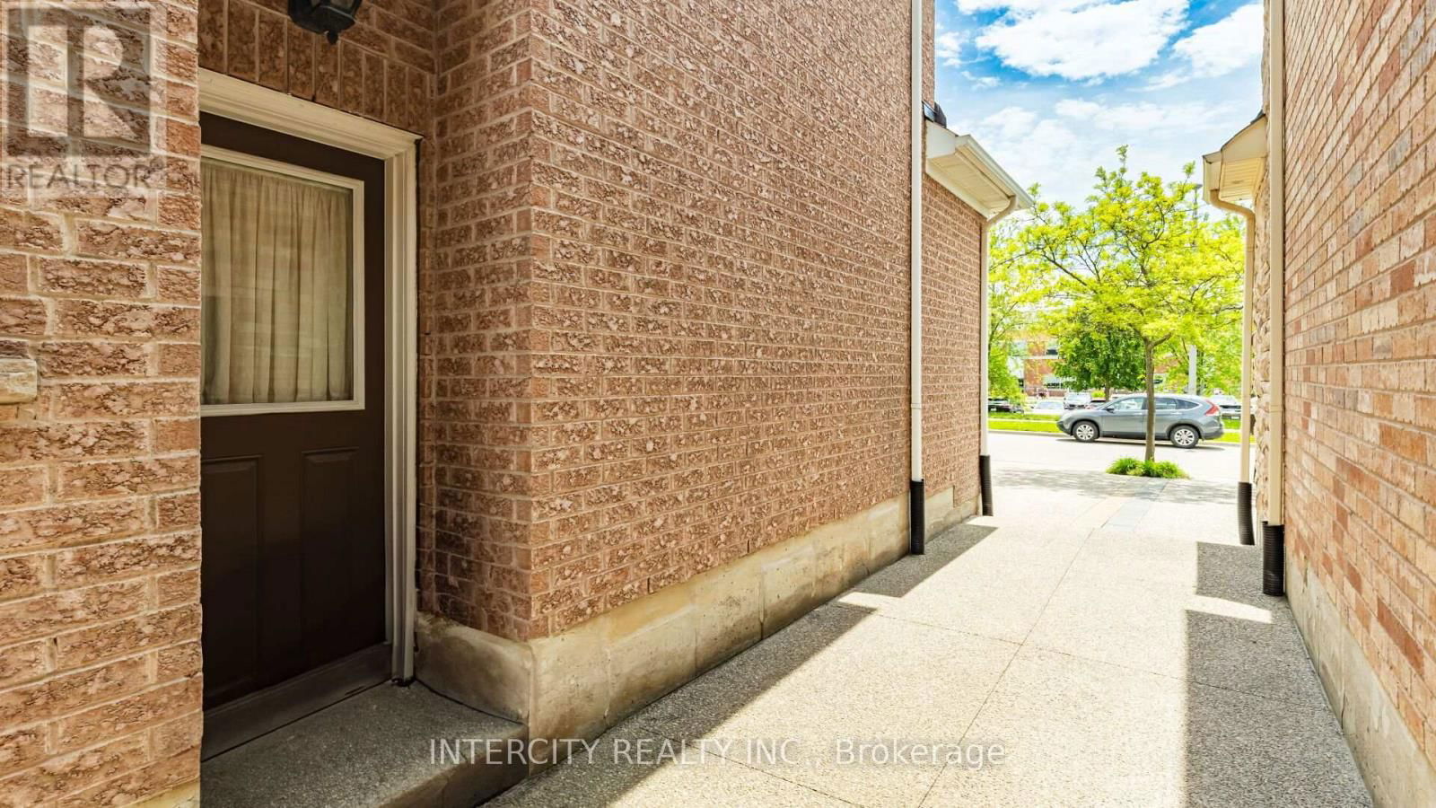 16 VENICE GATE DRIVE Image 38