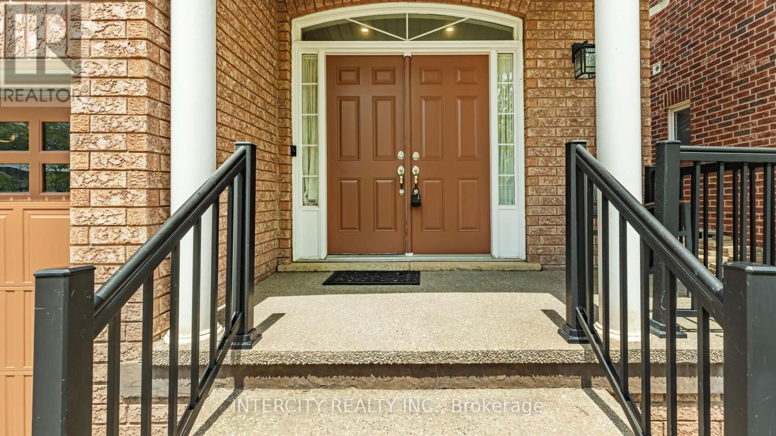16 VENICE GATE DRIVE Image 4