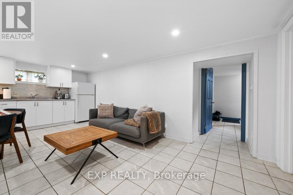 14 WEBSTER DRIVE Image 21