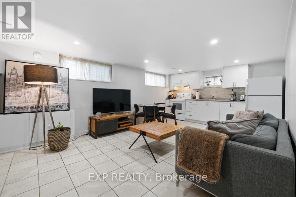14 WEBSTER DRIVE Image 22