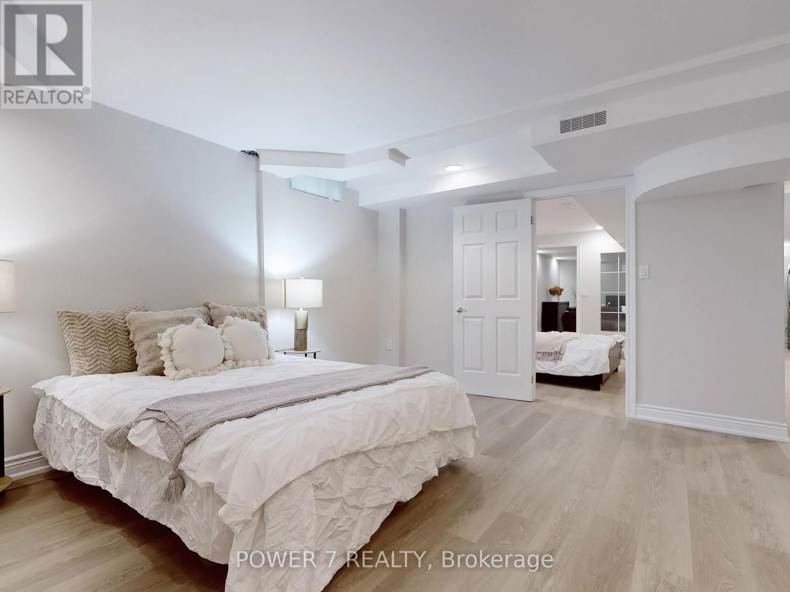 1098 SECRETARIATE ROAD Image 35