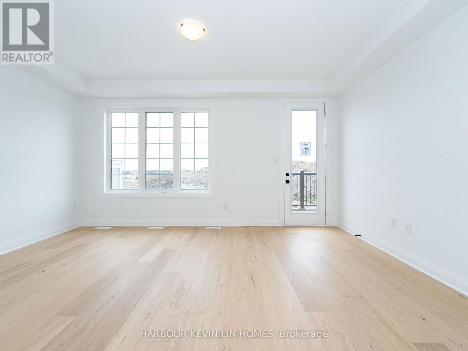 46 AZURE DRIVE Image 10