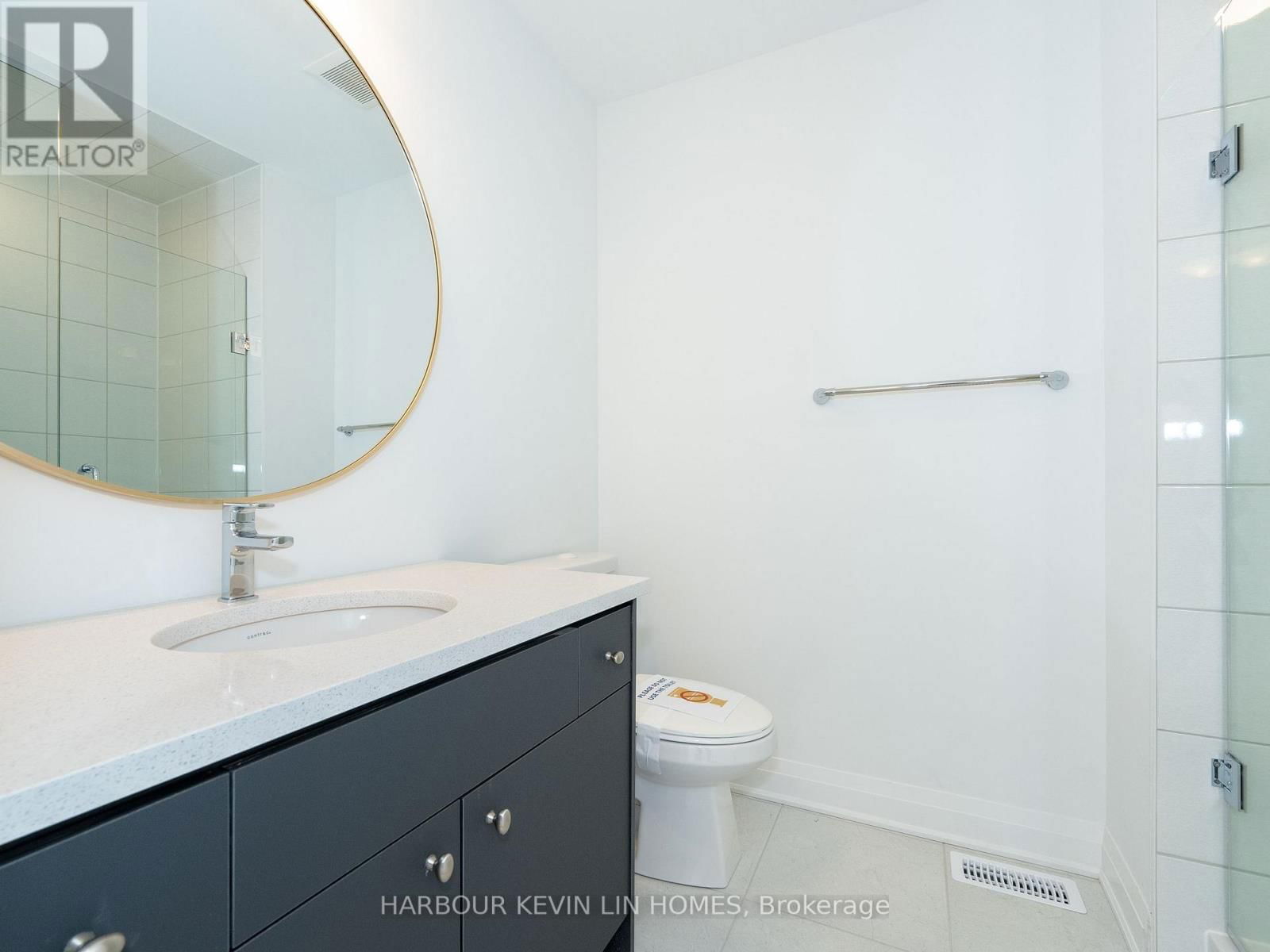 46 AZURE DRIVE Image 18