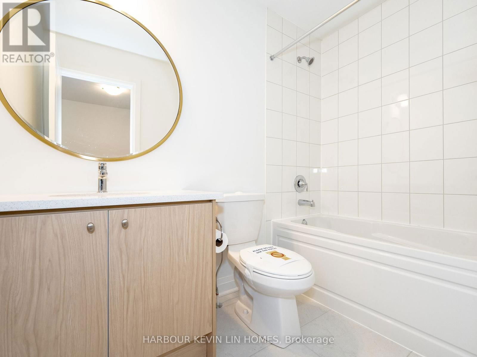 46 AZURE DRIVE Image 22