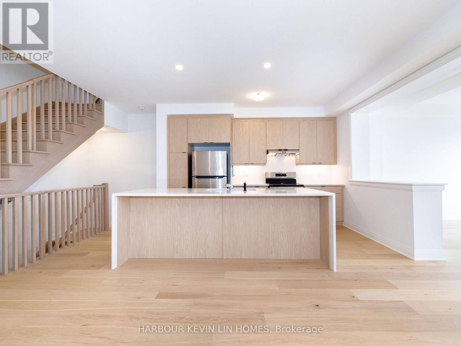46 AZURE DRIVE Image 4