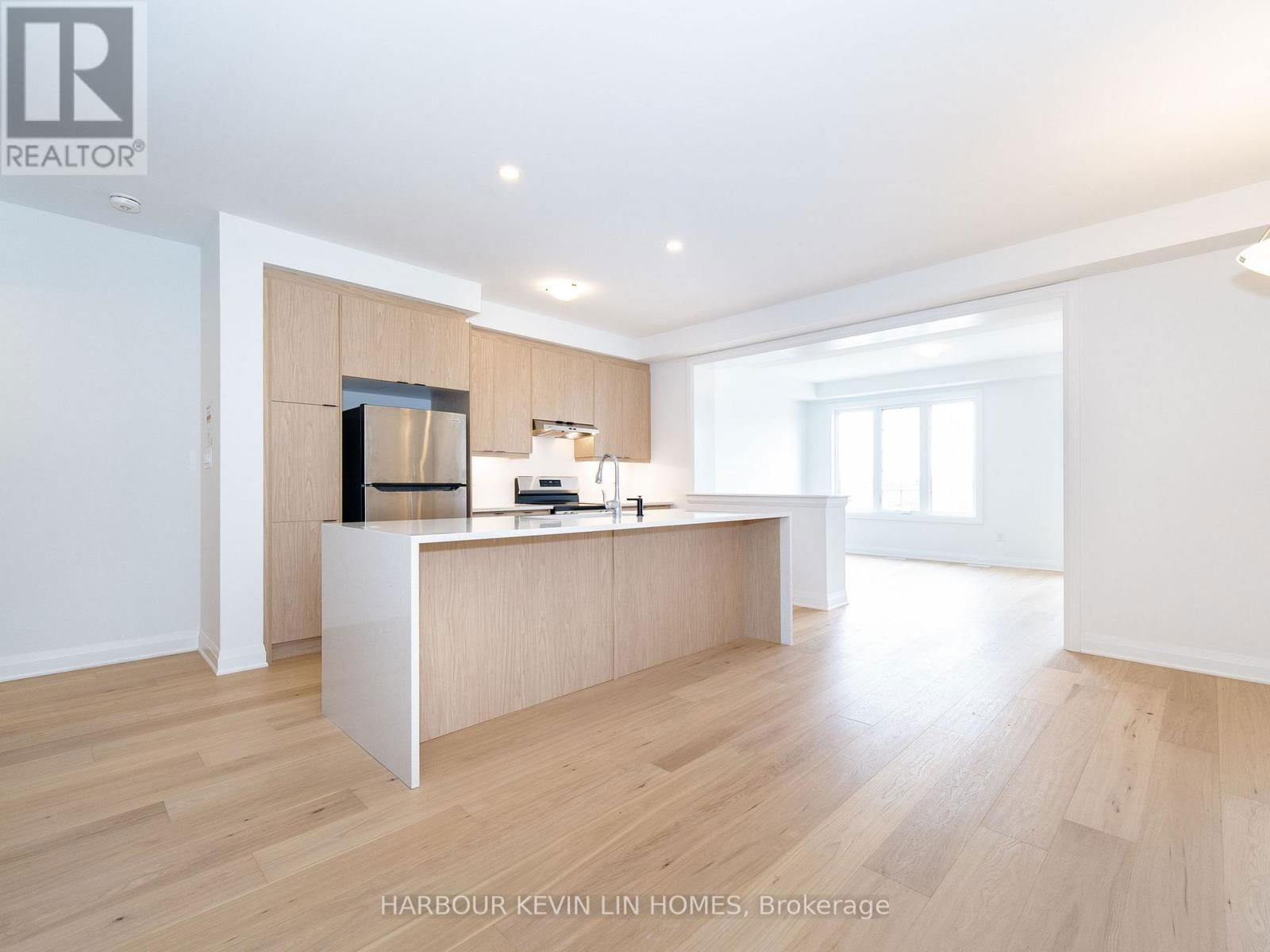 46 AZURE DRIVE Image 5