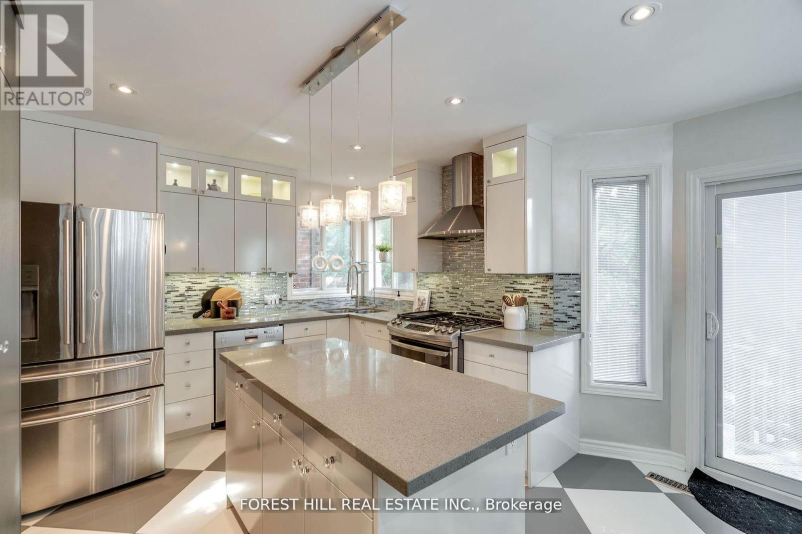 109 DOWNING BOULEVARD Image 10