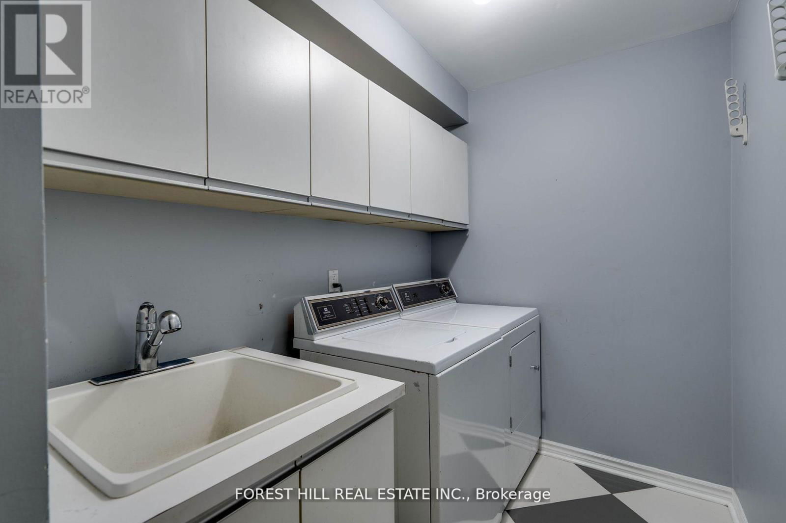109 DOWNING BOULEVARD Image 16