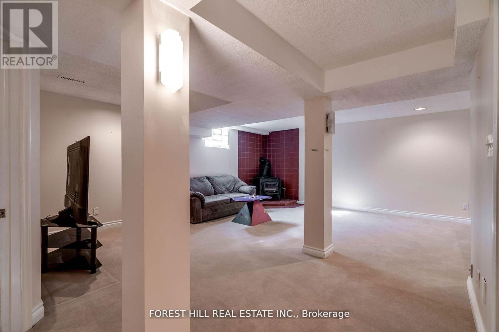 109 DOWNING BOULEVARD Image 31