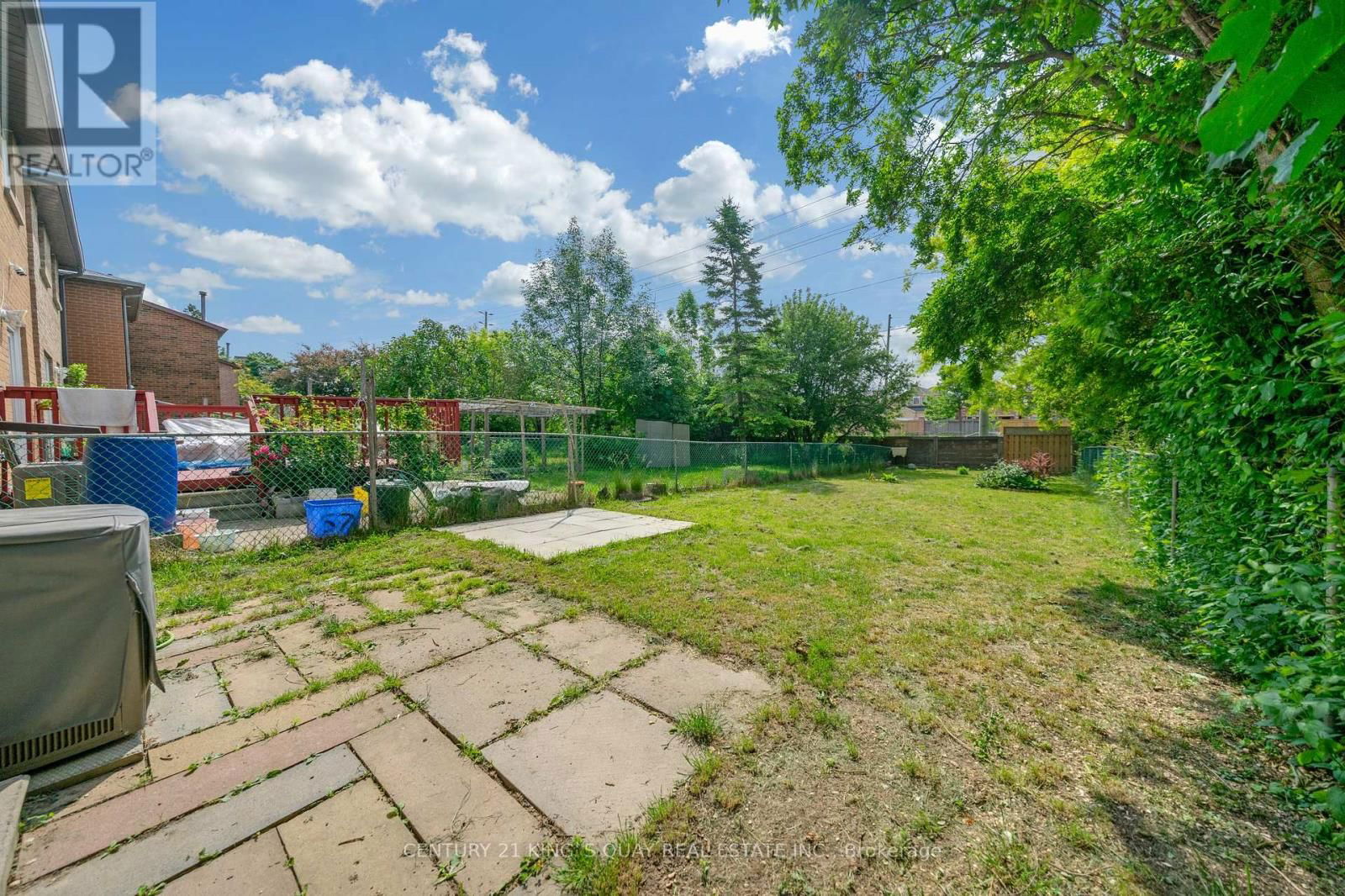 55 HORNCHURCH CRESCENT Image 30