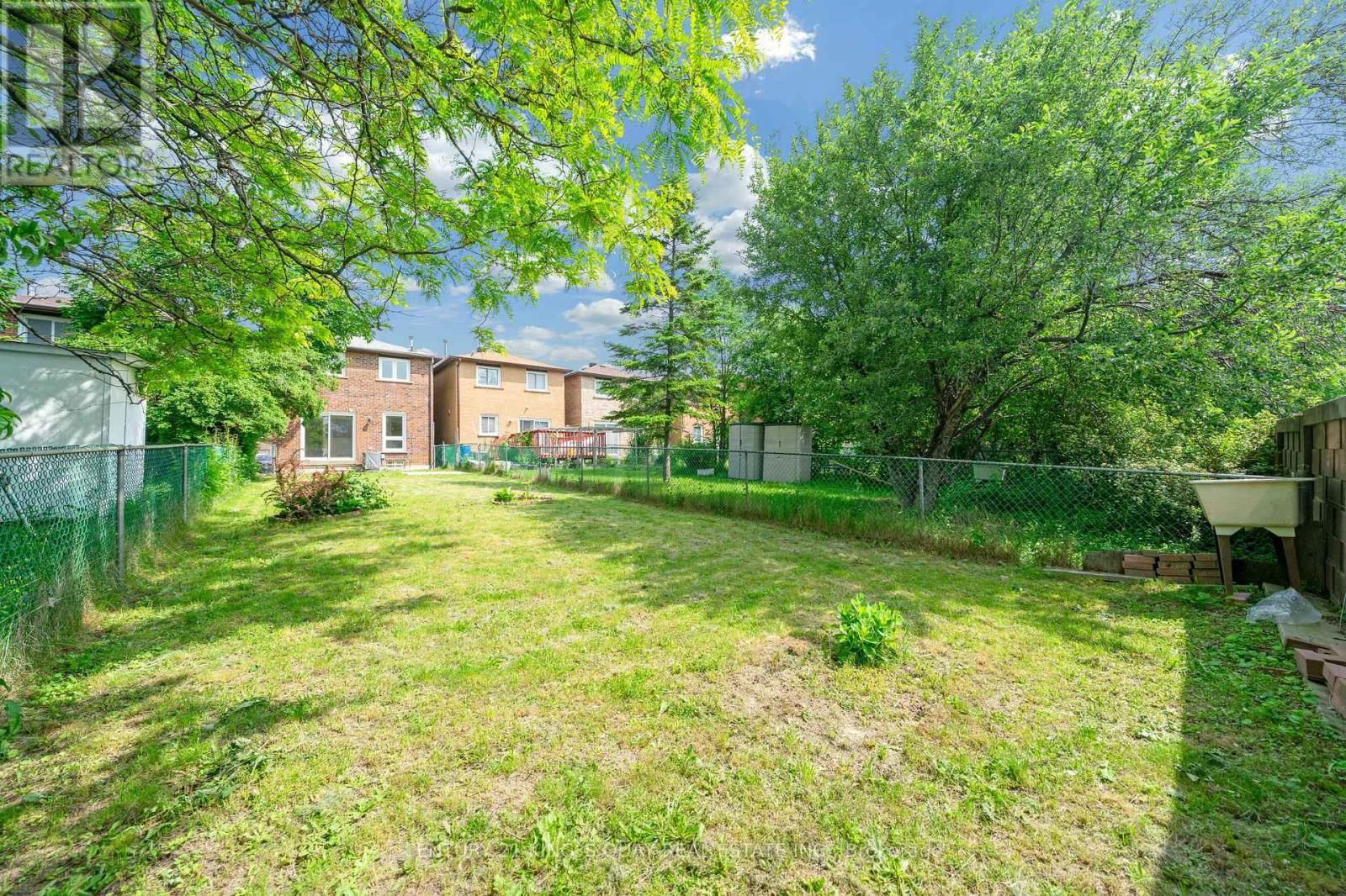 55 HORNCHURCH CRESCENT Image 33