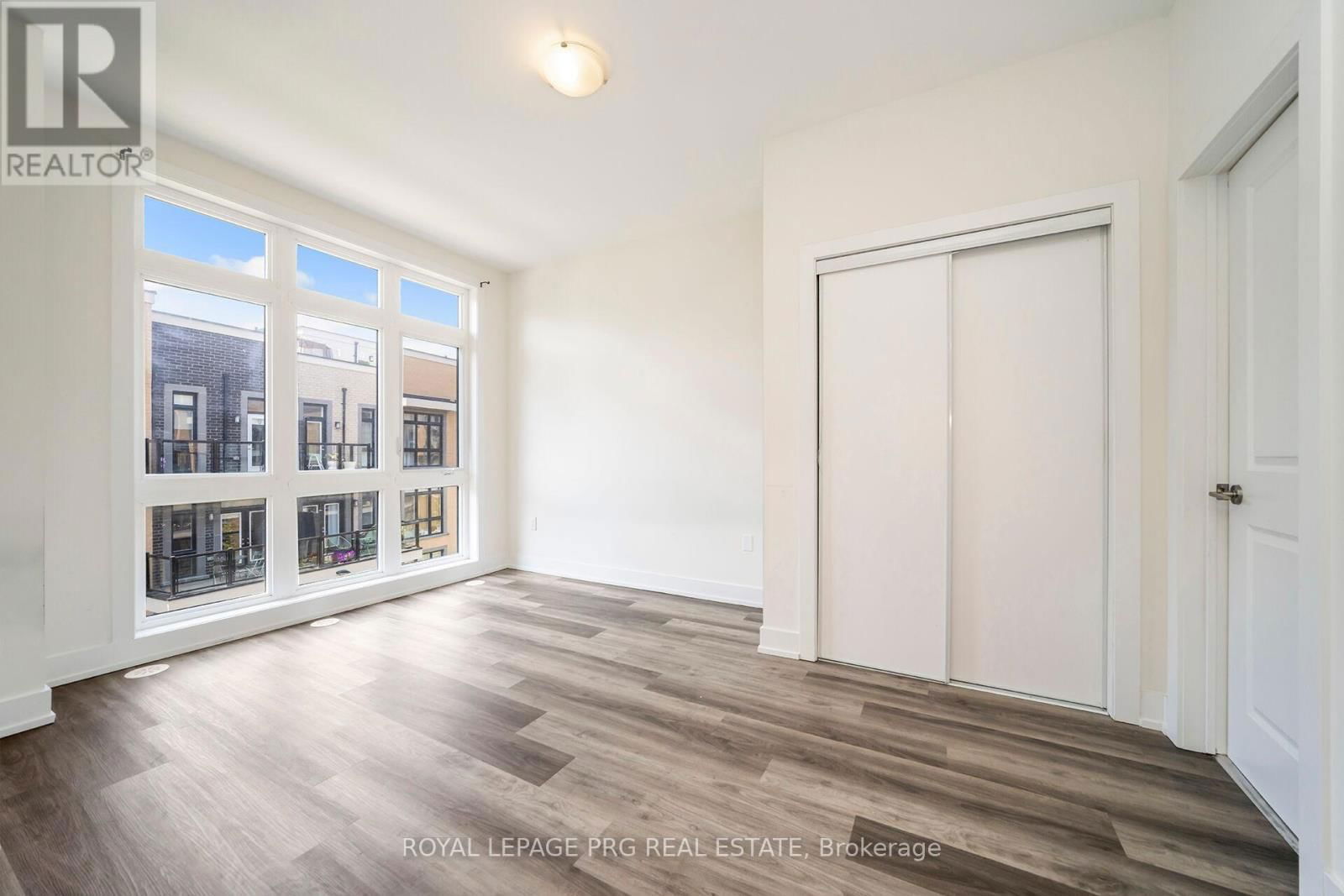 17 - 8 SAYERS LANE Image 30