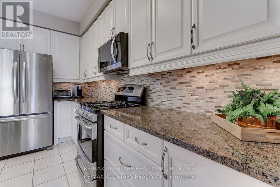 6 CHRISTIAN REESORPARK AVENUE Image 12