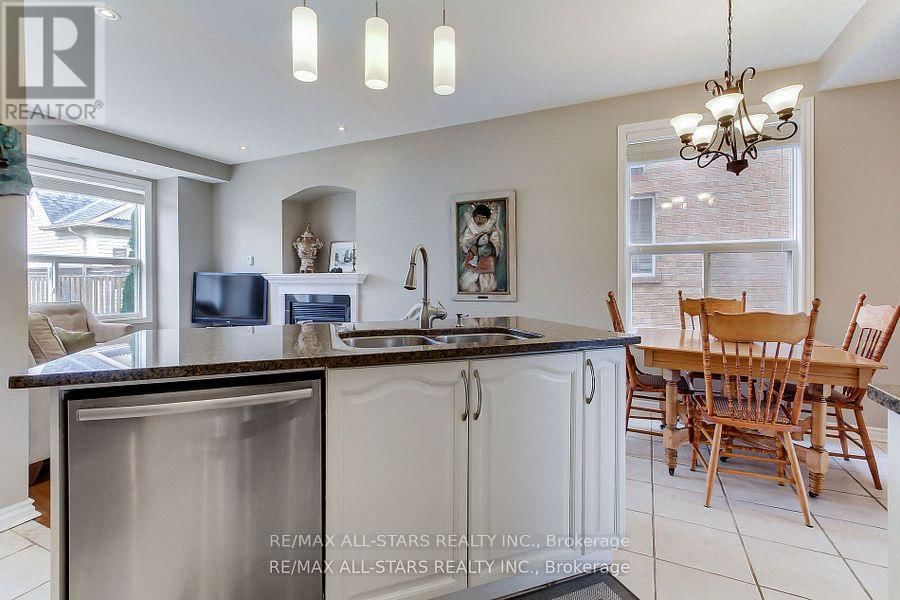 6 CHRISTIAN REESORPARK AVENUE Image 13