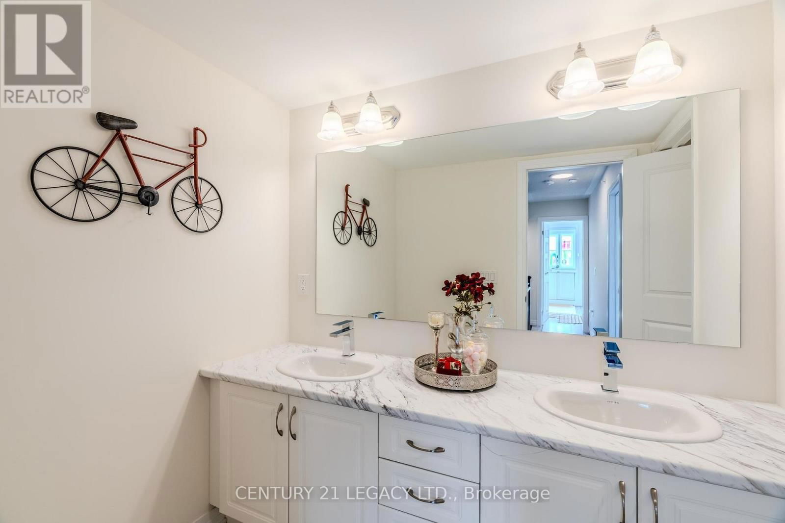 10 - 31 BAYNES WAY Image 25
