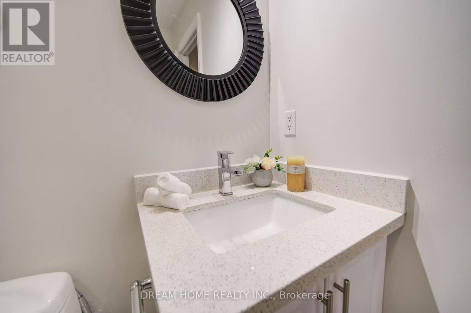 Room B - 3 MOSES CRESCENT Image 10
