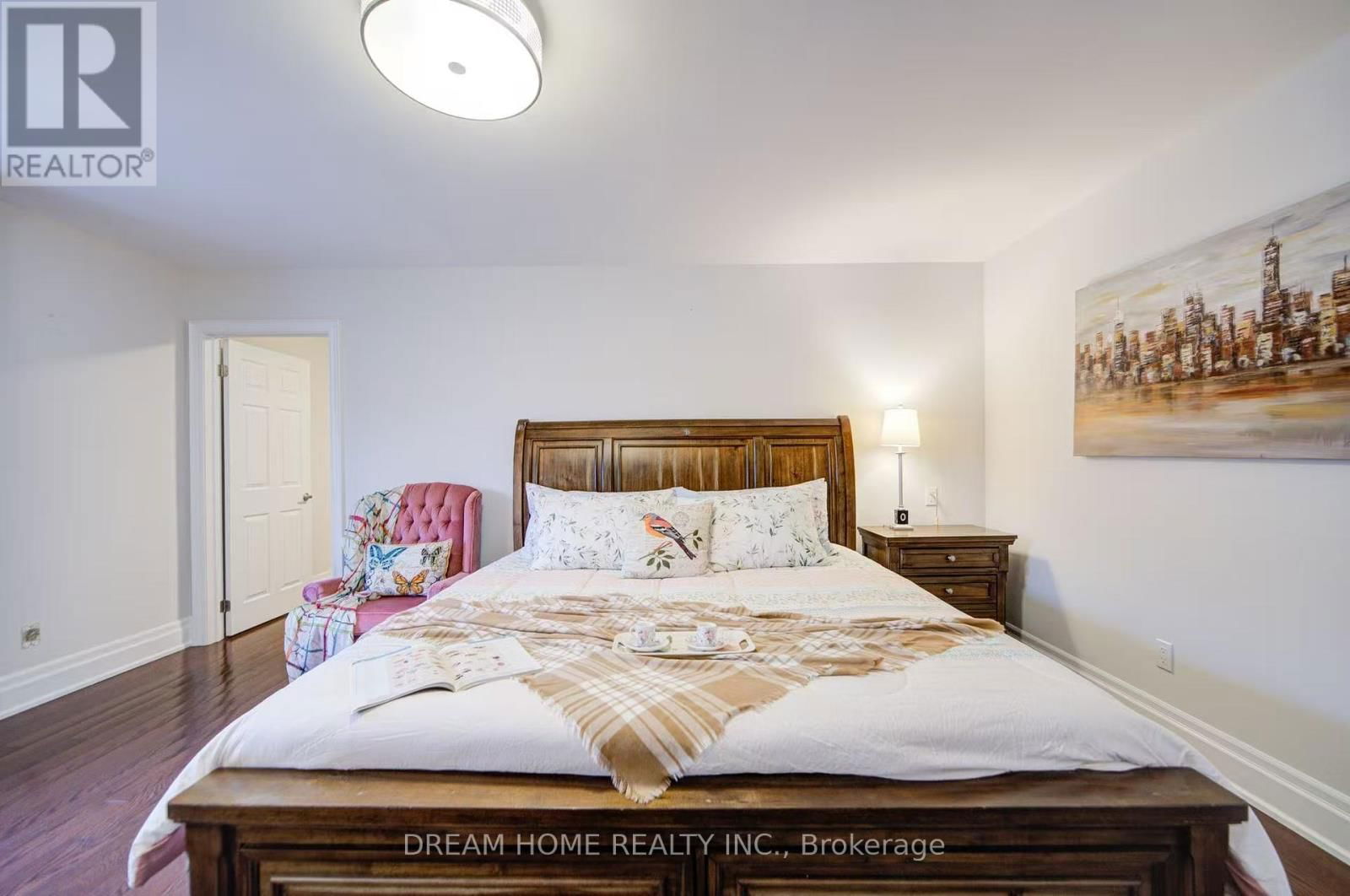Room B - 3 MOSES CRESCENT Image 2