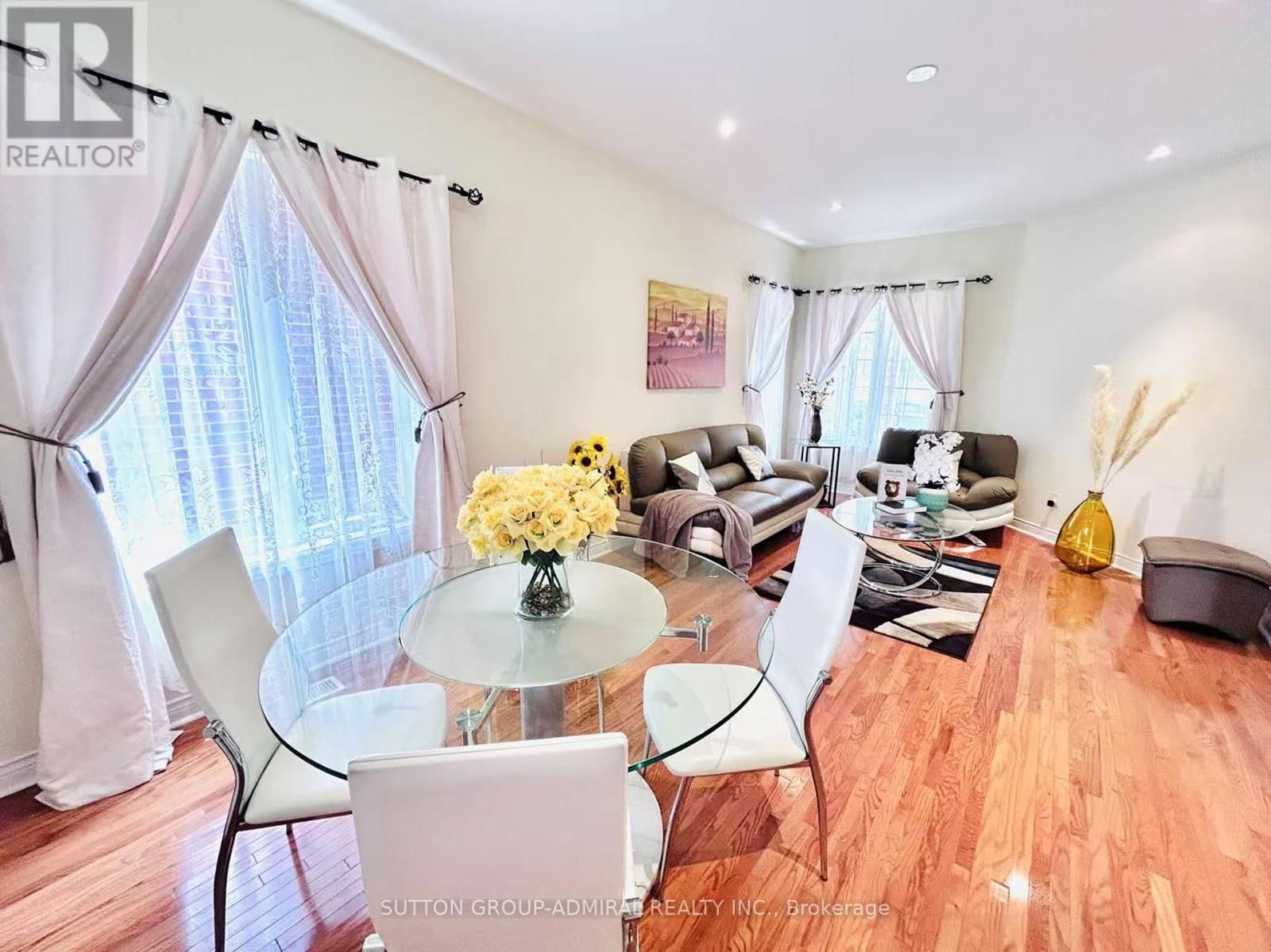 98 HOLLY DRIVE Image 11