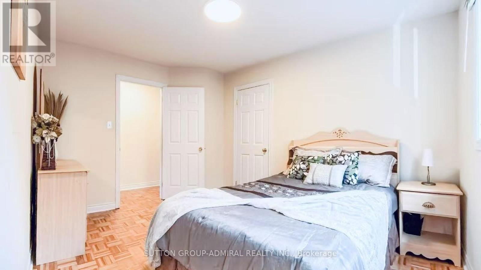 98 HOLLY DRIVE Image 26