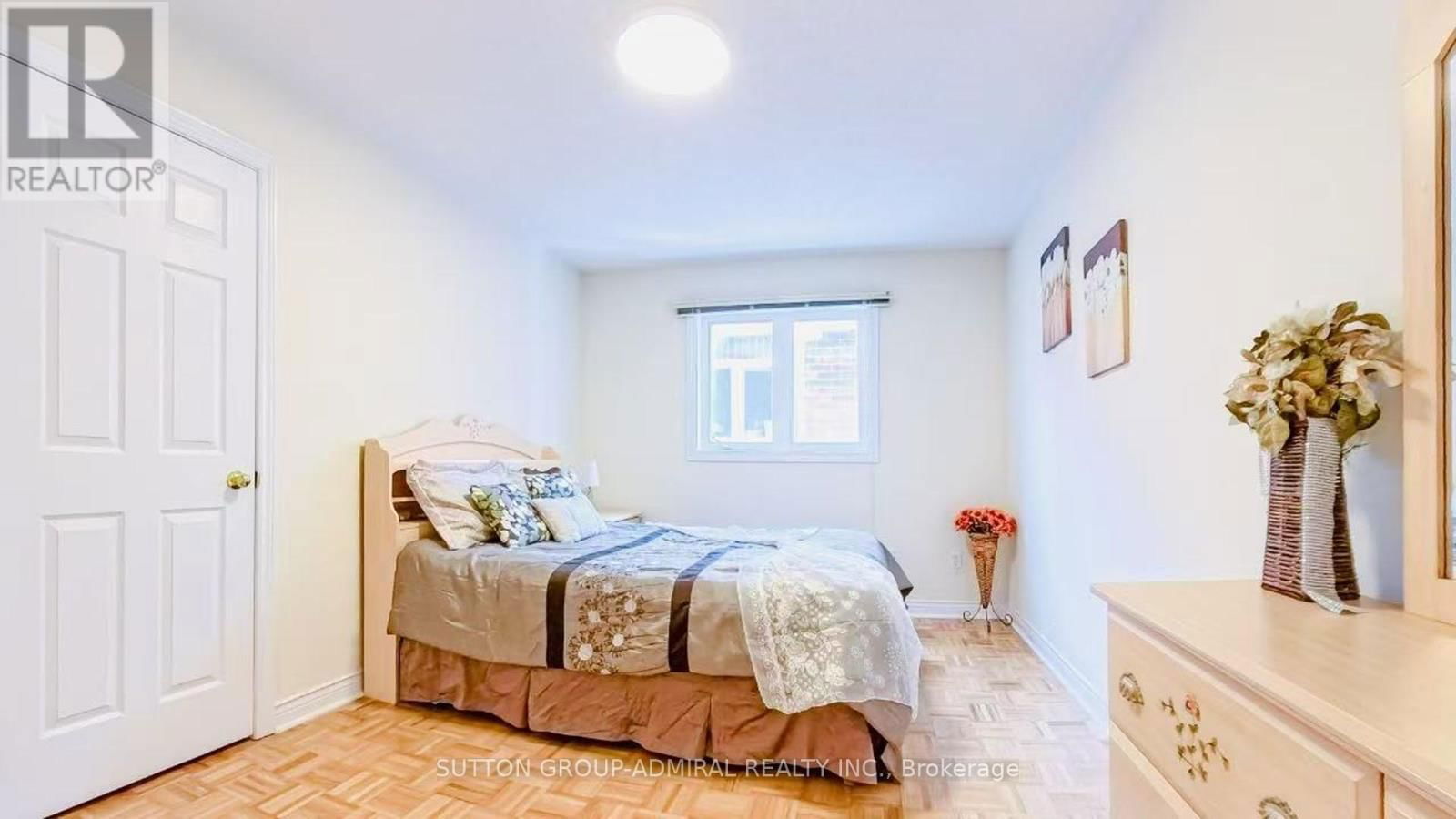 98 HOLLY DRIVE Image 27