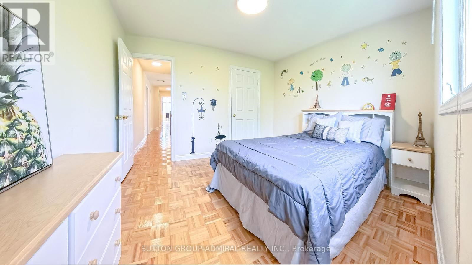 98 HOLLY DRIVE Image 29