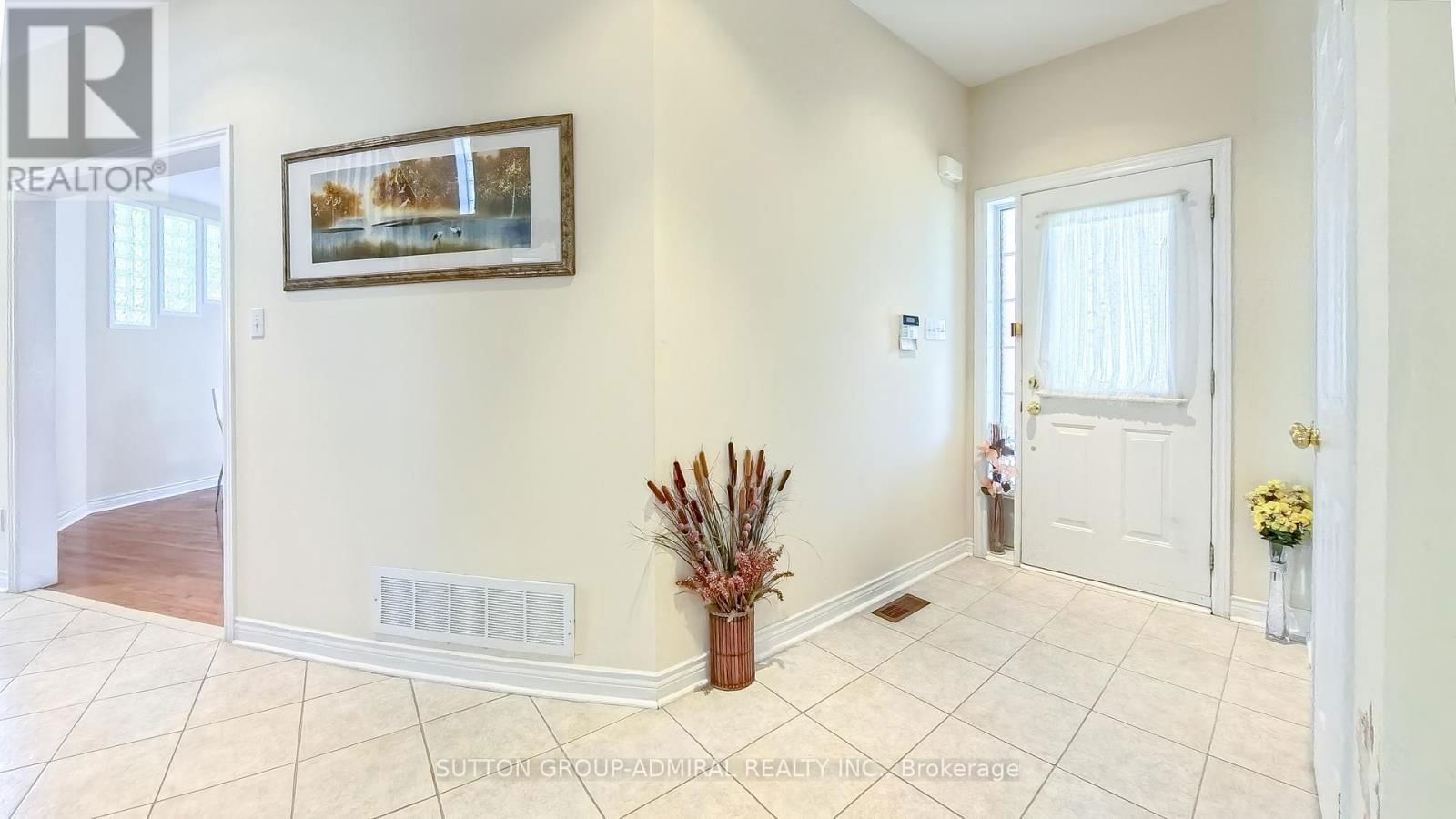 98 HOLLY DRIVE Image 3