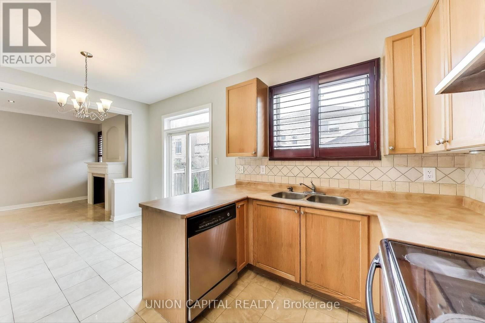 5 ROBINS NEST DRIVE Image 11