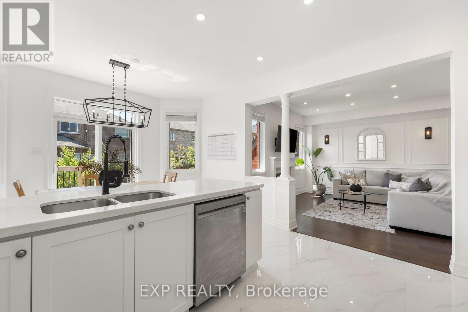 15 GREY WING AVENUE Image 11