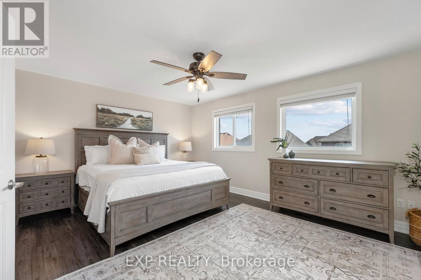 15 GREY WING AVENUE Image 18