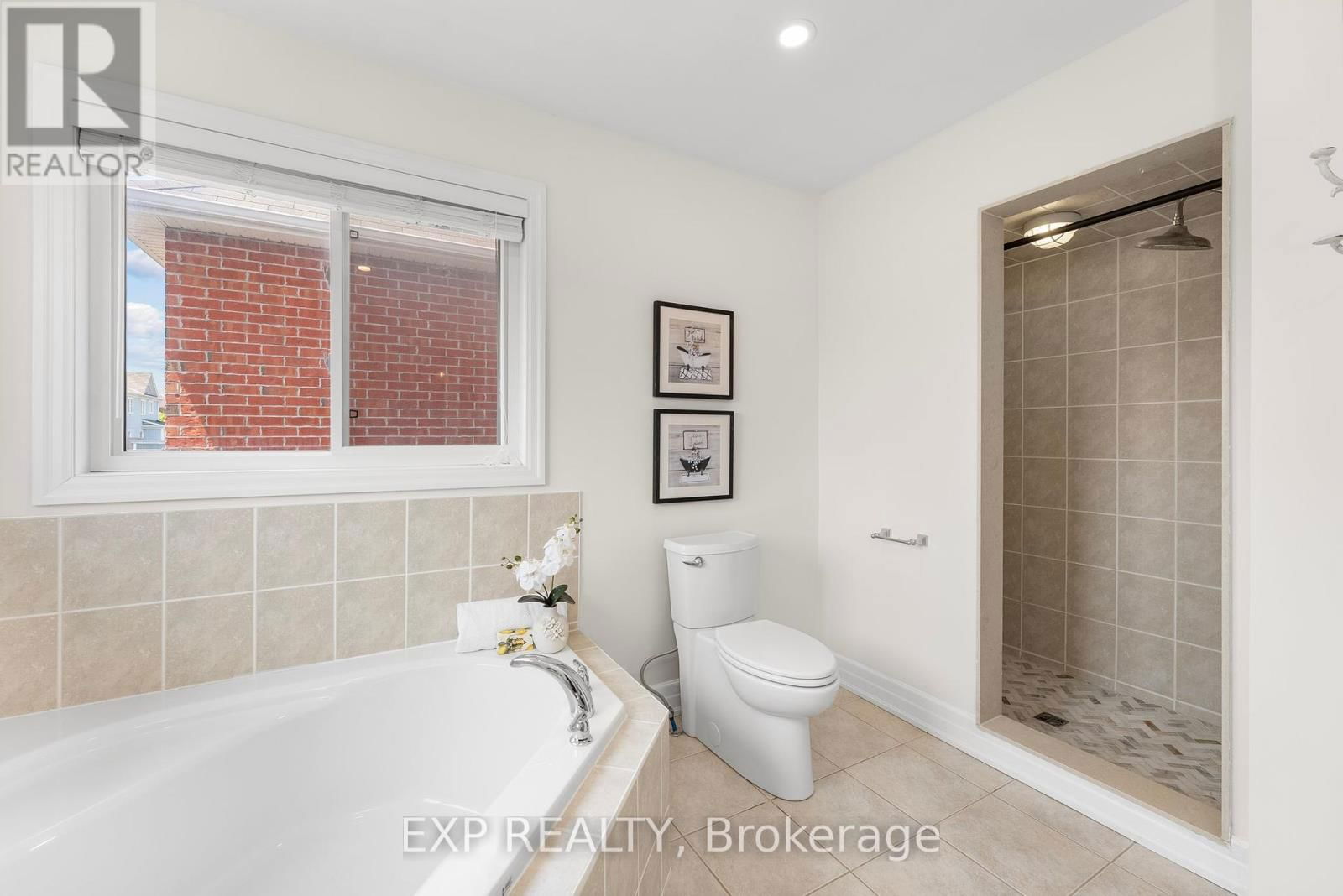 15 GREY WING AVENUE Image 21