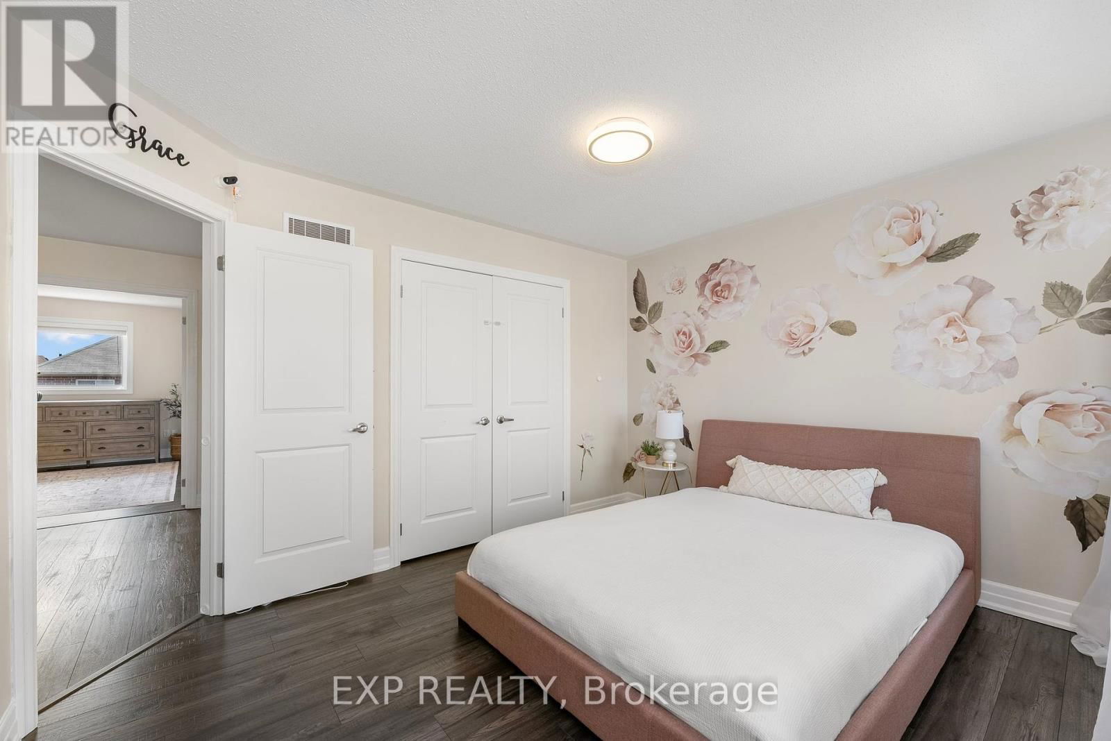 15 GREY WING AVENUE Image 25